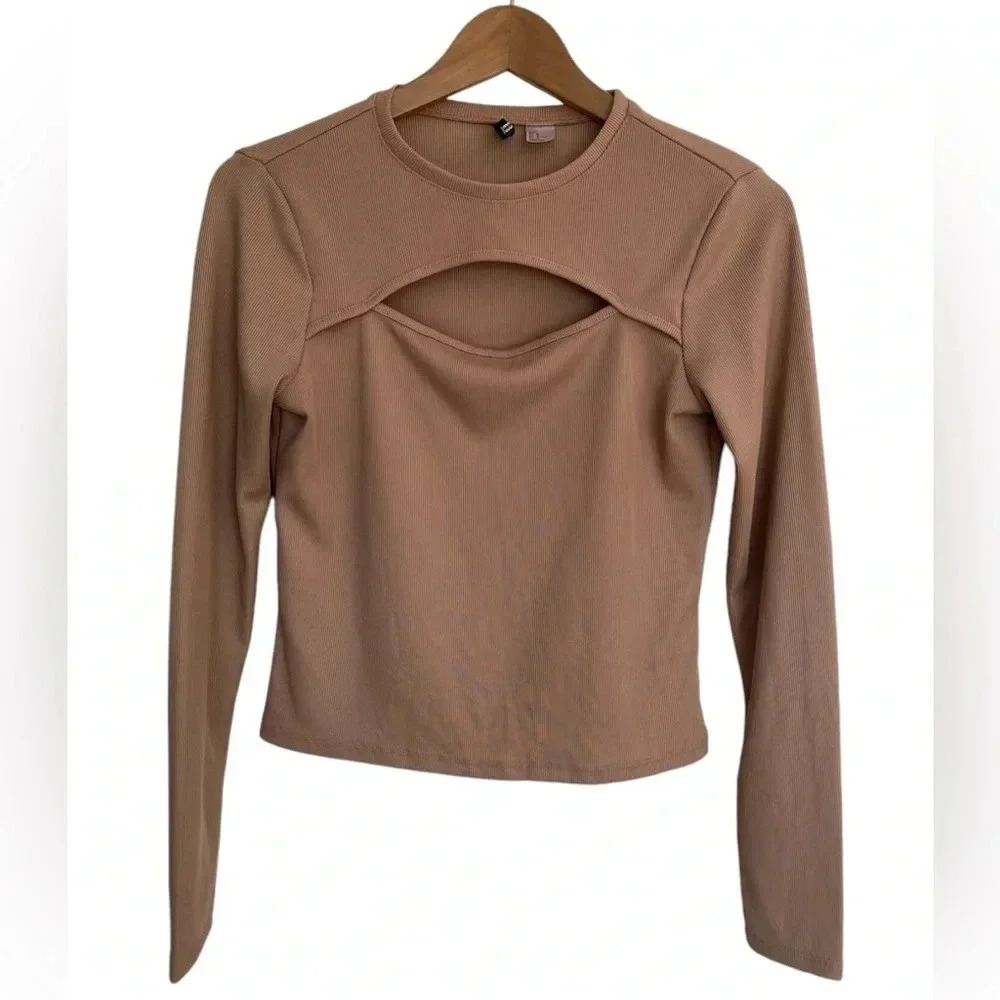 Divided light  pink top size medium